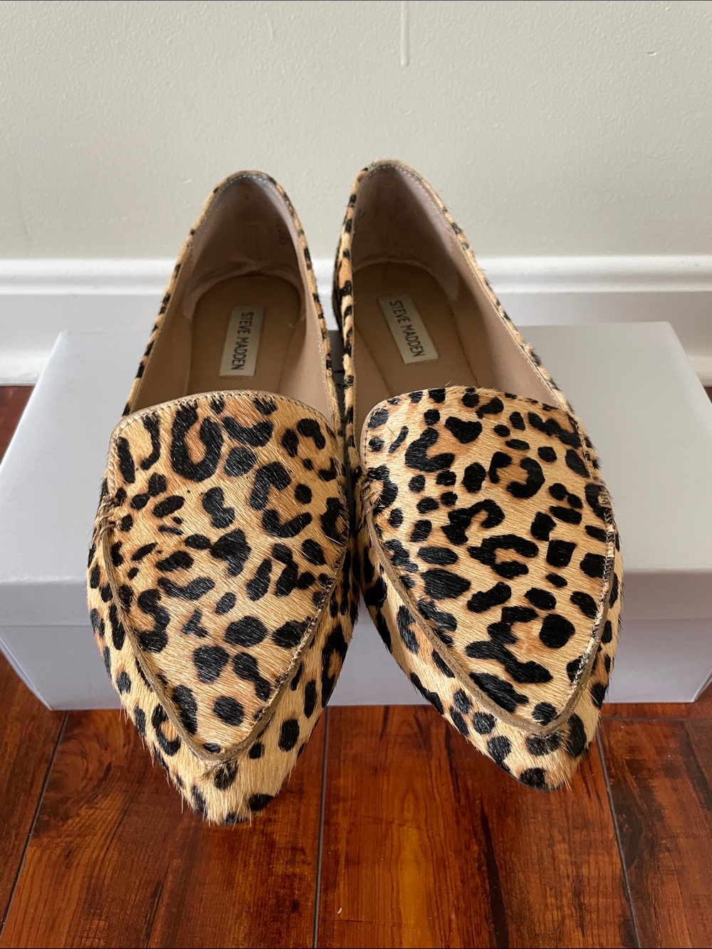 Steve Madden Featherl Leopard Print Slip On Loafers - Picture 2 of 7